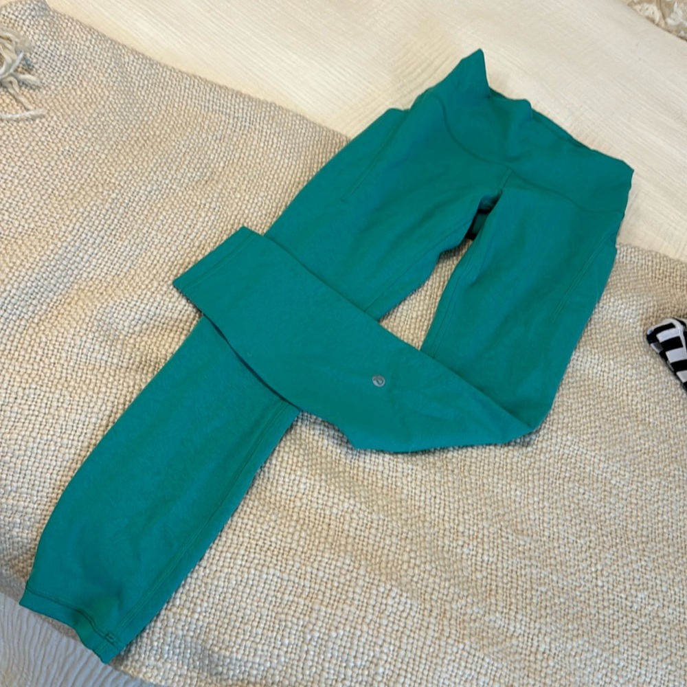 Lululemon wunder under train with pockets 25”
